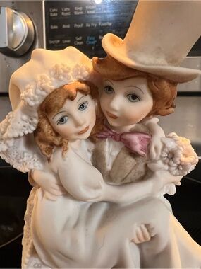 Capodimonte handmade Ceramic Wedding Figurine Giuseppe Armani